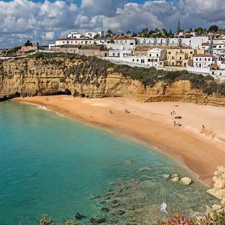 Bay דירה