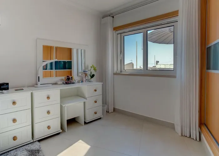 Bay Apartment *