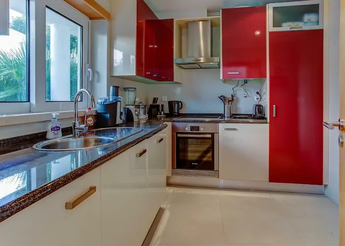 Bay Apartment *